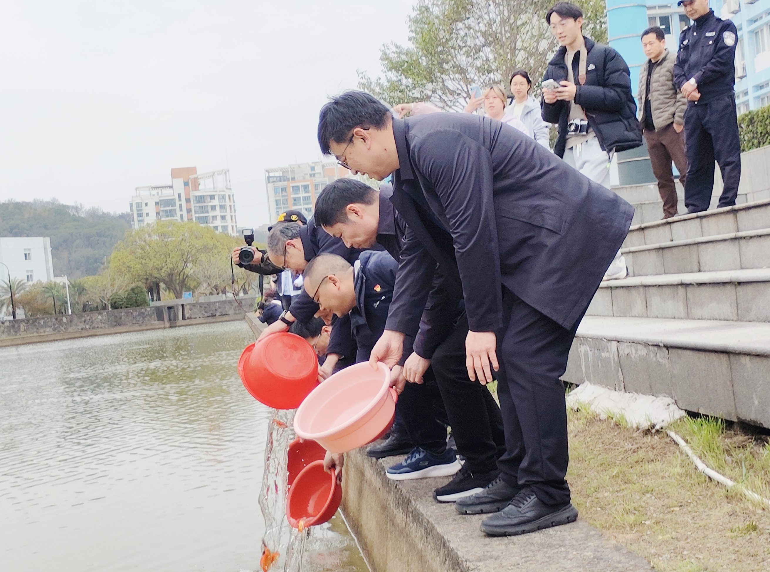 e897c7da5c6b2c4b397358b53006e912_副本.jpg